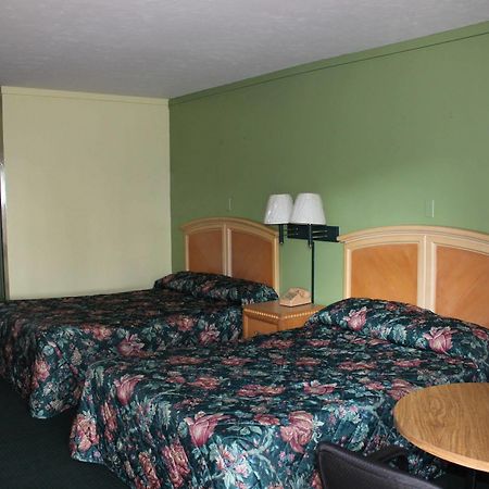 Travelers Inn Гейнсвил Екстериор снимка