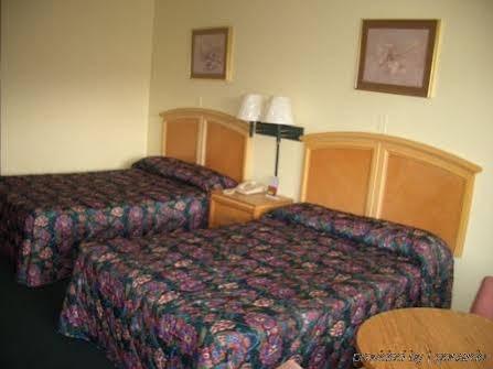 Travelers Inn Гейнсвил Екстериор снимка